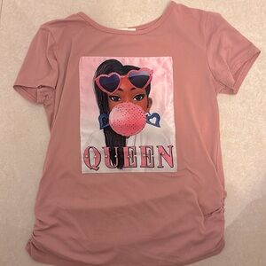 A cute t shirt for the queens!
